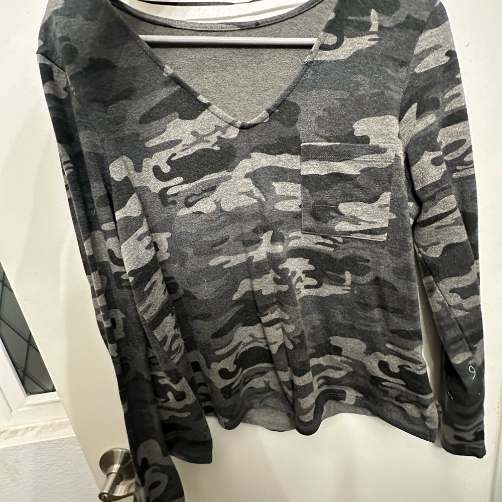 Gray Camouflage V-Neck Long Sleeve Top